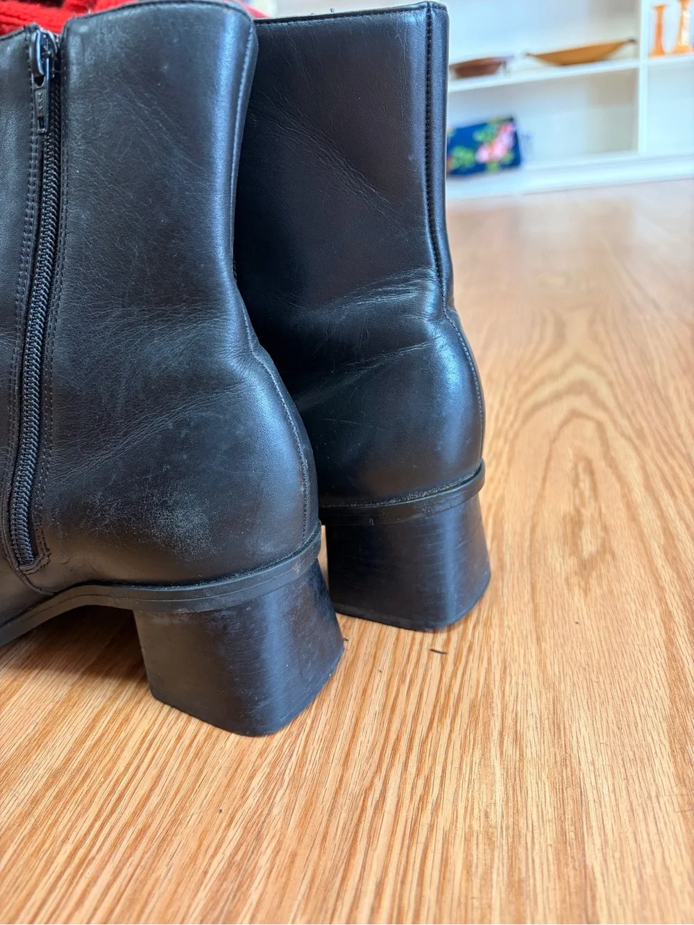 Vintage Naturalizer Classic Black Leather Block Heel Ankle Boots